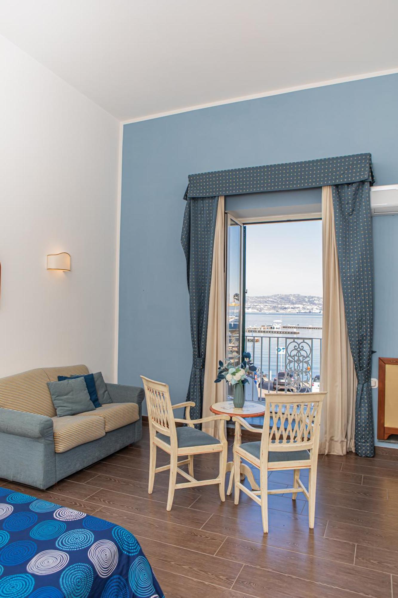 באקולי La Rada B&B מראה חיצוני תמונה